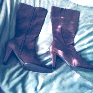 Brown seude boots